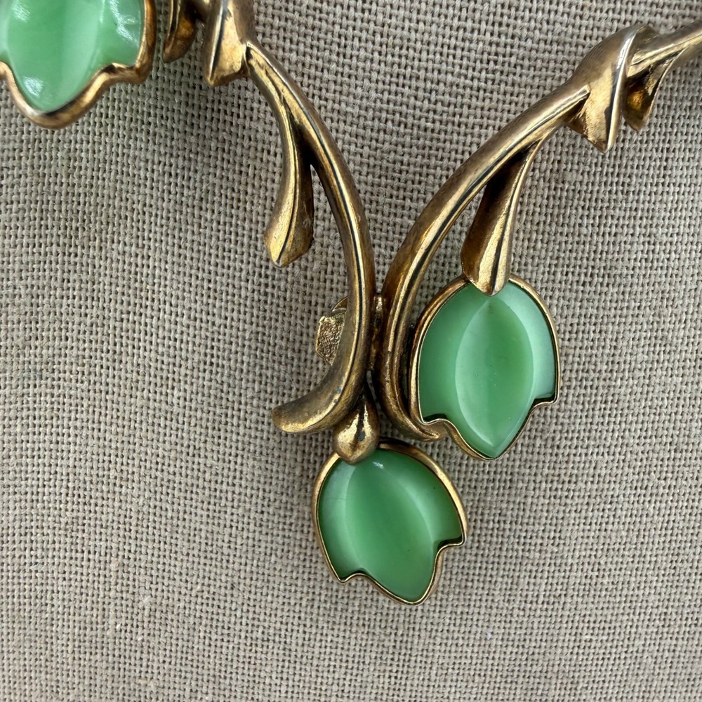 Vintage Trifari Leaf Vine Necklace Green Gold Tone Statement Women 13.5 in - Picture 5 of 11